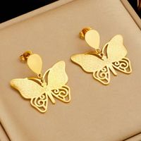 1 Paar Einfacher Stil Klassischer Stil Tier Blume Schmetterling Überzug Carving Edelstahl 304 18 Karat Vergoldet Tropfenohrringe main image 4
