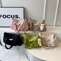 Women's Medium Cloth Solid Color Preppy Style Classic Style Sewing Thread Zipper Crossbody Bag main image video