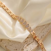 Brillante Forma De Corazón Flor Aleación Enchapado Embutido Circón Chapados en oro de 18k Mujeres Brazalete main image 2