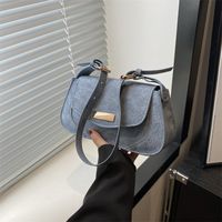 Women's Medium Pu Leather Solid Color Classic Style Square Flip Cover Underarm Bag main image 3