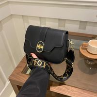 Women's Medium Pu Leather Solid Color Vintage Style Classic Style Lock Clasp Crossbody Bag main image 2