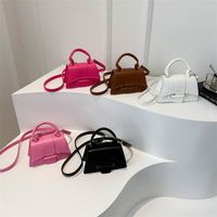 Women's Medium Pu Leather Solid Color Vintage Style Classic Style Flip Cover Crossbody Bag main image 7