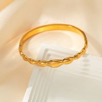 304 Stainless Steel Gold Plated Casual Simple Style Commute Waves Solid Color Bangle main image 5