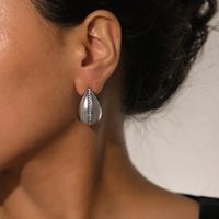 1 Paire Élégant Rétro À La Française Les Gouttelettes D'Eau Incruster Acier Au Titane Strass Plaqué Or 18K Boucles D'Oreilles main image 6