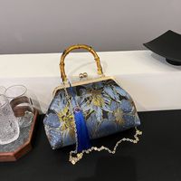 Women's Medium Nylon Flower Elegant Vintage Style Shell Clasp Frame Dome Bag main image 5