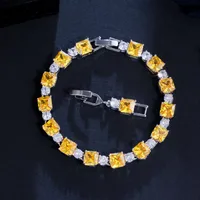 Venta Al Por Mayor Básico Estilo Moderno Estilo Clásico Geométrico Latón Embutido Chapado En Oro Diamantes De Imitación Circón Pulsera sku image 5