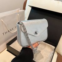 Women's Medium Pu Leather Solid Color Vintage Style Classic Style Flip Cover Crossbody Bag main image 7
