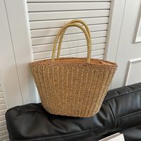 Women's Large Straw Solid Color Vacation Classic Style Bucket Zipper Straw Bag main image 5
