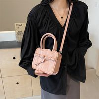 Women's Medium Pu Leather Solid Color Basic Classic Style Sewing Thread Zipper Crossbody Bag main image 5