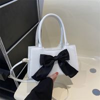 Women's Medium Pu Leather Solid Color Bow Knot Classic Style Streetwear Zipper Crossbody Bag main image 2