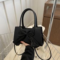 Women's Medium Pu Leather Solid Color Bow Knot Classic Style Streetwear Zipper Crossbody Bag main image 4