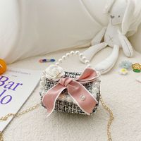 Mädchen Klein Wolle Einfarbig Elegant Süß Perlen Diamanten Magnetschnalle Quadratische Tasche main image 4