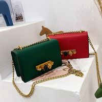 Mujeres Medio Cuero Sintético Color Sólido Elegante Estilo Vintage Cerrar Bolso Cuadrado main image 3