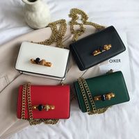 Mujeres Medio Cuero Sintético Color Sólido Elegante Estilo Vintage Cerrar Bolso Cuadrado main image 1