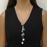 Wholesale Jewelry Simple Style Shiny Leaf Alloy Rhinestones Pearl Plating Inlay Sweater Chain Long Necklace sku image 1