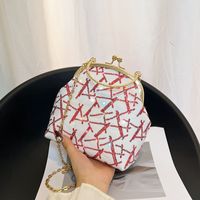Women's Medium Pu Leather Gauze Solid Color Elegant Classic Style Sequins Shell Clasp Frame Dome Bag main image 1
