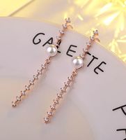 1 Pair Simple Style Shiny Geometric Inlay Copper Artificial Pearls Zircon Drop Earrings main image 1