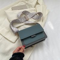 Women's Medium Special Solid Color Vintage Style Classic Style Magnetic Buckle Crossbody Bag sku image 2