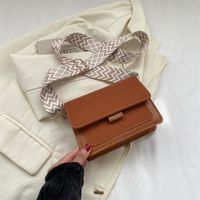 Women's Medium Special Solid Color Vintage Style Classic Style Magnetic Buckle Crossbody Bag sku image 4