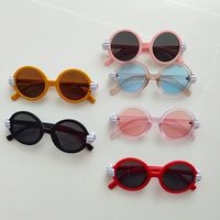 Vacances Sucré Bloc De Couleur Pc Résine Cadre Rond Plein Cadre Enfants Lunettes De Soleil main image 1