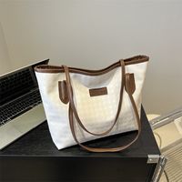 Women's Large Pu Leather Solid Color Basic Classic Style Square Zipper Tote Bag main image 3