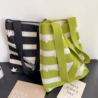 Women's Medium Knit Stripe Basic Classic Style Open Tote Bag main image 1