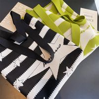 Women's Medium Knit Stripe Basic Classic Style Open Tote Bag sku image 2
