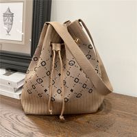 Women's Medium Knit Geometric Vintage Style Classic Style String Tote Bag sku image 26