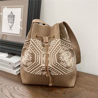 Women's Medium Knit Geometric Vintage Style Classic Style String Tote Bag sku image 13