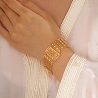 De Gros Élégant De Mariée Style Classique Géométrique Le Cuivre Plaqué Or 18K Bracelets main image 1