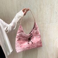 Women's Medium Cloth Solid Color Elegant Classic Style Sewing Thread Pillow Shape Zipper Shoulder Bag main image 2