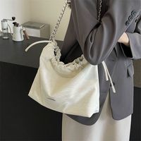 Women's Medium Pu Leather Solid Color Basic Classic Style Magnetic Buckle Tote Bag main image 5