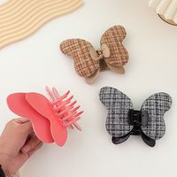Women's Lady Butterfly Plastic Resin Hair Claws main image 4