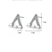 1 Paar IG-Stil Einfacher Stil Dreieck Aushöhlen Inlay Kupfer Künstliche Perlen Zirkon Ohrstecker main image 2