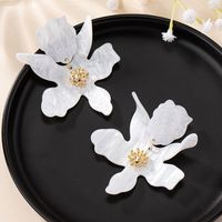 1 Pair Glam Solid Color Flower Synthetic Resin Zinc Alloy Drop Earrings main image 5