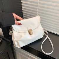 Women's Medium Pu Leather Solid Color Basic Classic Style Lock Clasp Crossbody Bag main image 5