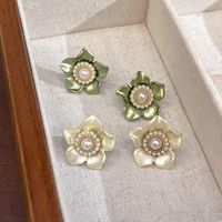 1 Pair Simple Style Flower Inlay Arylic Rhinestones Pearl Ear Studs sku image 3