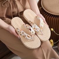 Women's Vacation Ditsy Floral Open Toe Flip Flops sku image 12