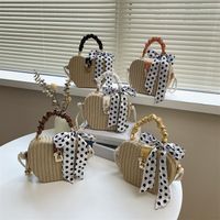 Women's Medium Straw Solid Color Vacation Beach Ribbon Weave Lock Clasp Straw Bag main image video
