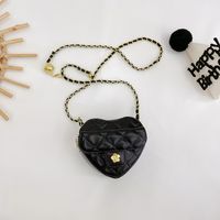 Girl's Small Pu Leather Solid Color Fashion Chain Heart Shape Zipper Crossbody Bag sku image 1