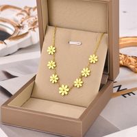 Simple Style Flower Titanium Steel Necklace 1 Piece main image 1