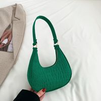 Women's Small All Seasons Felt Solid Color Streetwear Dumpling Shape Zipper Shoulder Bag Underarm Bag sku image 2