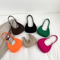 Women's Small All Seasons Felt Solid Color Streetwear Dumpling Shape Zipper Shoulder Bag Underarm Bag main image 1