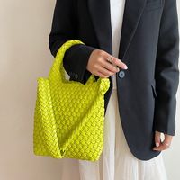 Women's Medium All Seasons Pu Leather Classic Style Handbag sku image 1
