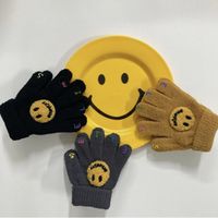 Kid's Cute Sweet Smiley Face Gloves 1 Pair main image 2