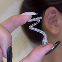 Retro Fashion Geometric Snake Copper Plating Inlaid Zircon Zircon Ear Clips main image 1