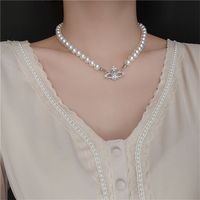 Elegant Luxurious Geometric Imitation Pearl Alloy Plating Inlay Rhinestones Silver Plated Women's Necklace main image 1