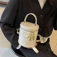 Women's Pu Leather Solid Color Classic Style Sewing Thread Zipper Bucket Bag main image 10