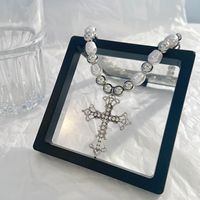 1 Piece Cool Style Cross Alloy Plating Artificial Pearls Rhinestones Silver Plated Women's Pendant Necklace main image 3