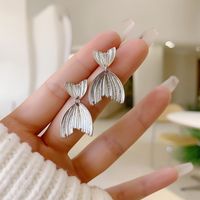 1 Pair Elegant Lady Fish Tail Alloy White Gold Plated Drop Earrings main image 1